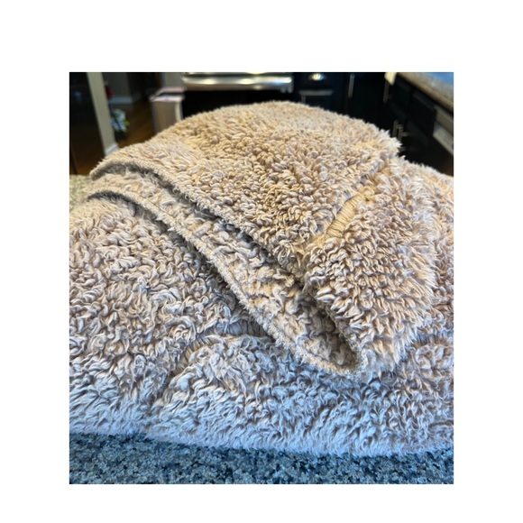 Ashley By 26 International Tan Teddy Bear Faux Sherpa Jacket - Picture 5 of 5